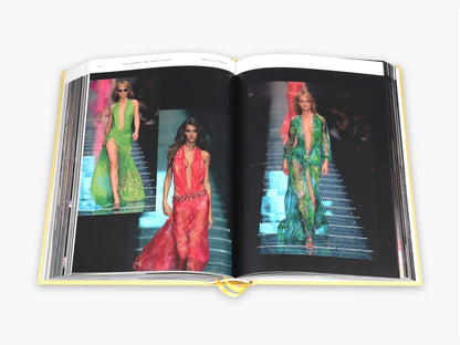 Versace: Catwalk : the Complete Collections