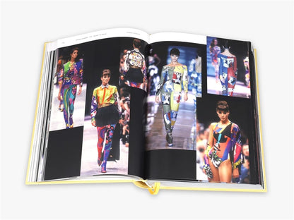 Versace: Catwalk : the Complete Collections